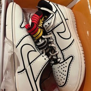 Nike Black and White Sneakers